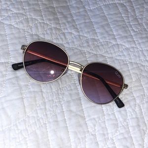 Quay purple tint sunglasses - gold detail